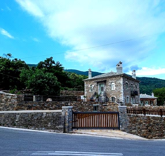 Nostos Country House